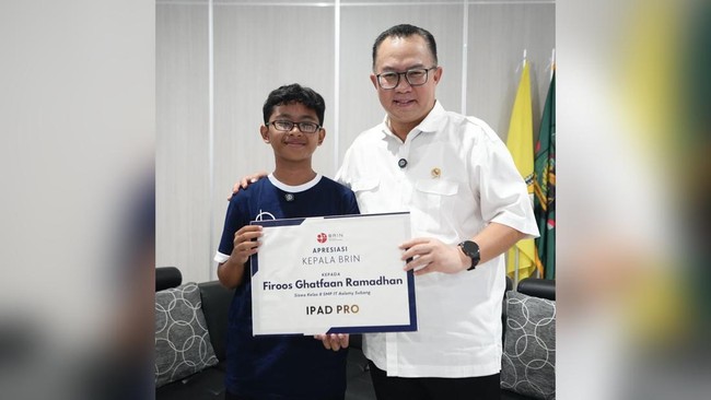 Kepala BRIN Beri Apresiasi Langsung kepada Firoos Ghathfaan Ramadhan atas Prestasinya