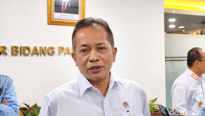 Menkop Tanggapi Isu Keuntungan Kecil Koperasi Merah Putih di Melawai