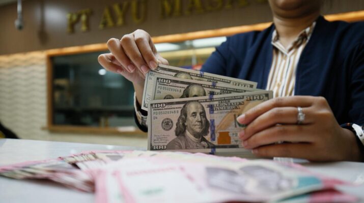 Rupiah Menguat ke Rp17.882 per Dolar AS, Ekspektasi Suku Bunga The Fed Jadi Penopang